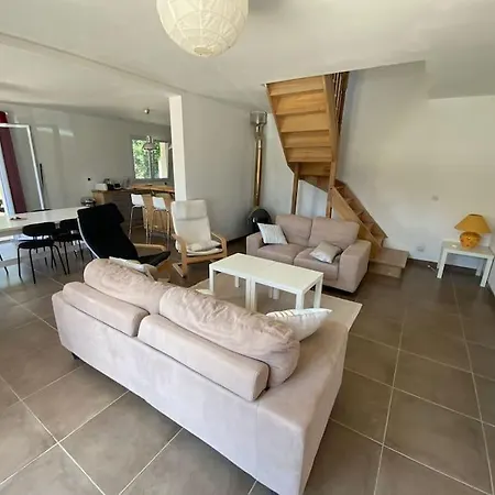 Avec Piscine Proche D'uzes