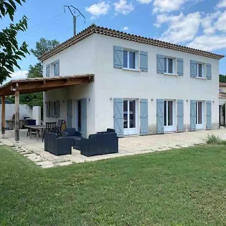 Avec Piscine Proche D'uzes Belvézet